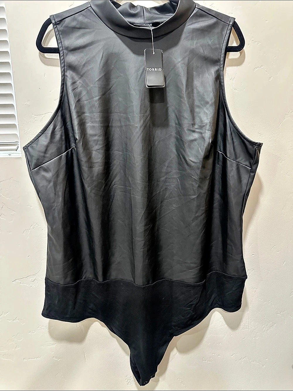 Torrid 4K BLK PU Mock Neck Bodysuit Black 3X NWT #0043